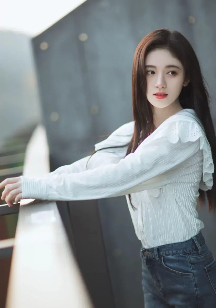 楼台清纯妹子
